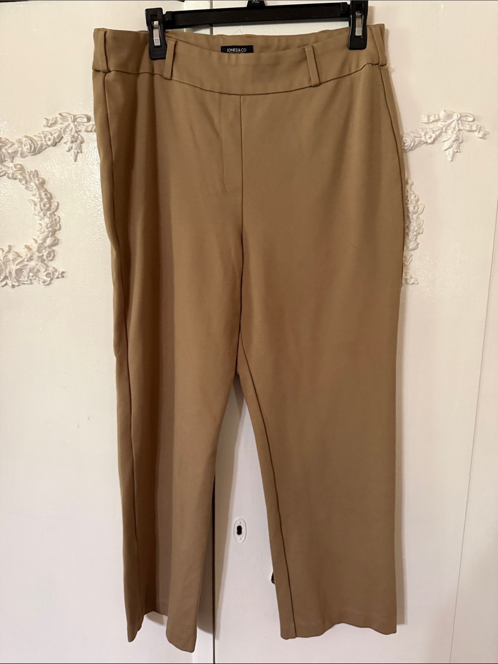 Jones New York Pull-On Straight Leg Pants in Camel SZ Xl.  NWOT
